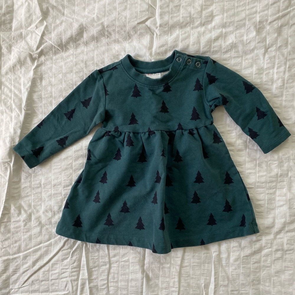Hannah Andersson Green Holiday Dress. 12-18months